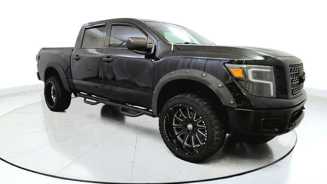 2018 Nissan Titan S 4WD photo