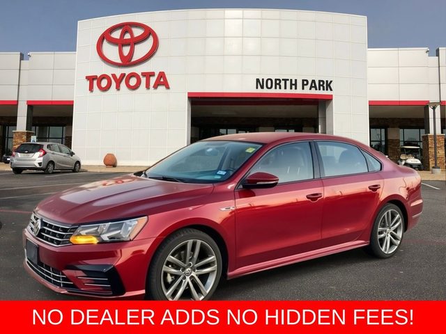 2018 Volkswagen Passat R-Line FWD photo