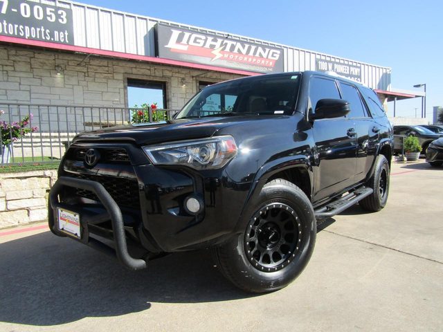 2018 Toyota 4Runner SR5 RWD photo