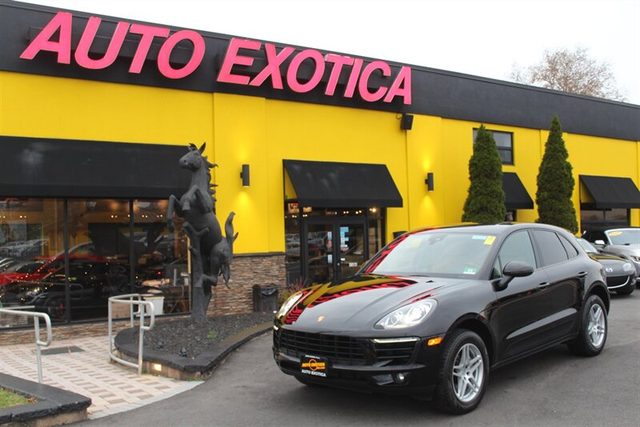 2018 Porsche Macan AWD photo