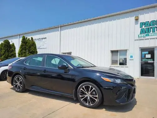 2018 Toyota Camry SE FWD photo