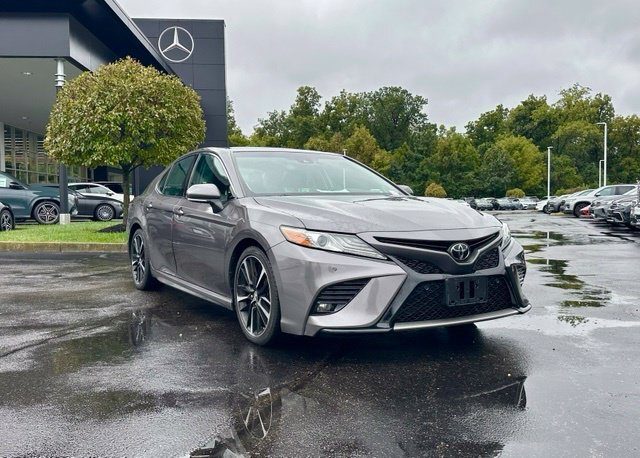 2018 Toyota Camry XSE V6 FWD photo