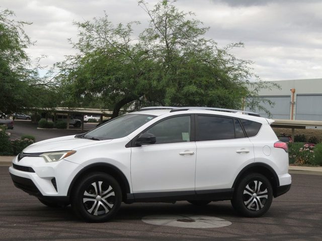 2018 Toyota RAV4 LE FWD photo