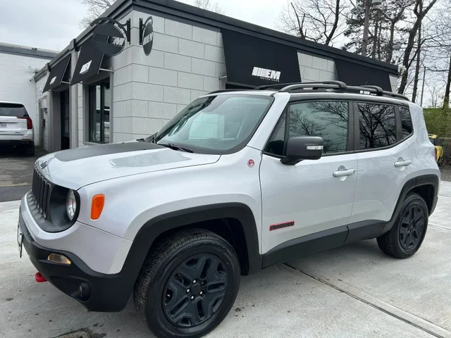 2018 Jeep Renegade Trailhawk 4WD photo