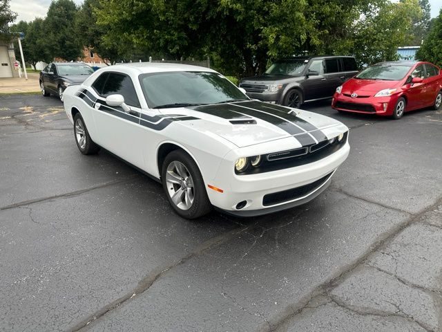 2017 Dodge Challenger SXT RWD photo