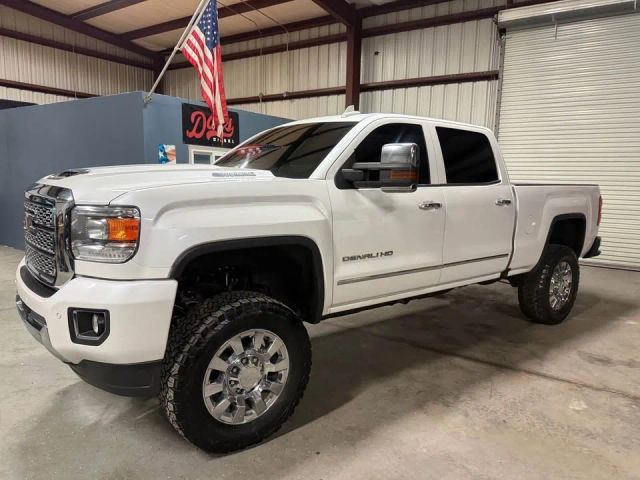 2019 GMC Sierra 2500HD Denali 4WD photo