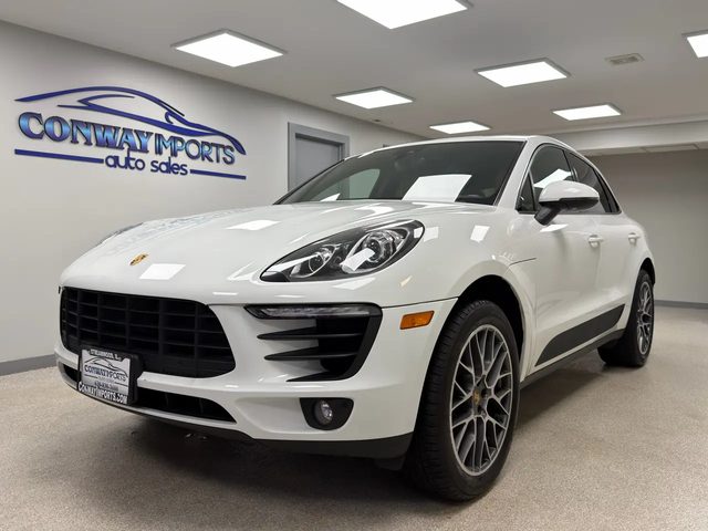 2018 Porsche Macan AWD photo
