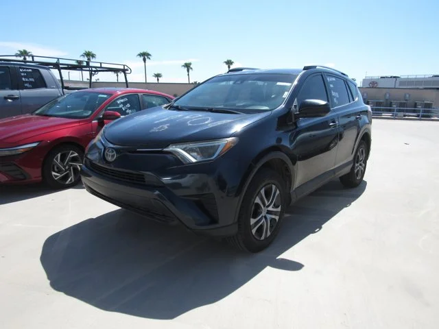 2018 Toyota RAV4 LE FWD photo