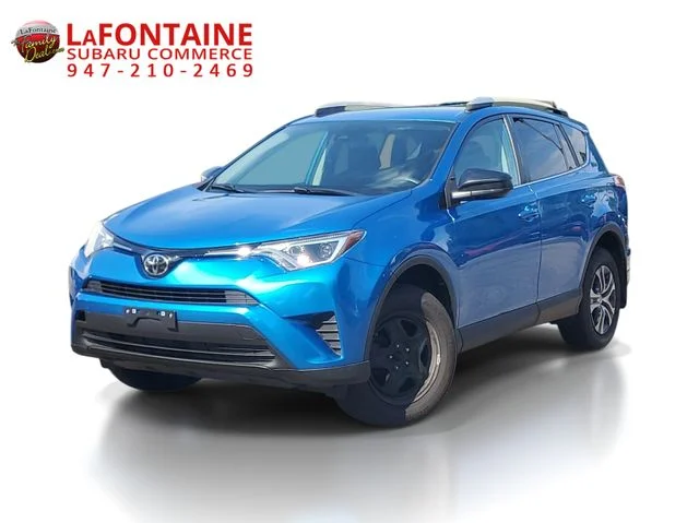 2018 Toyota RAV4 LE FWD photo