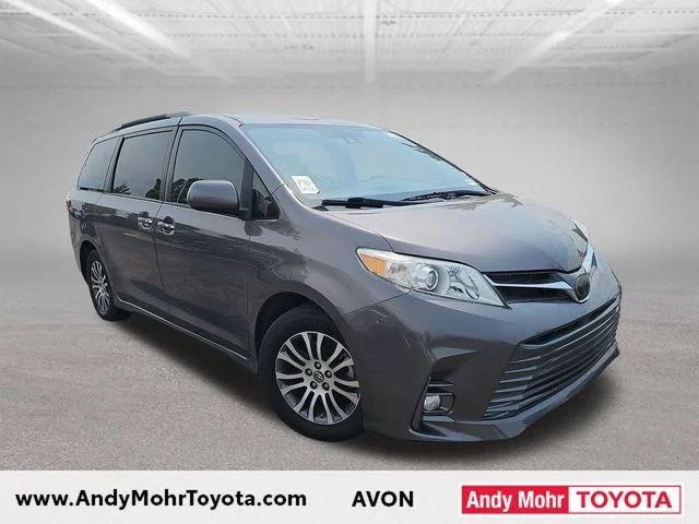 2019 Toyota Sienna XLE FWD photo