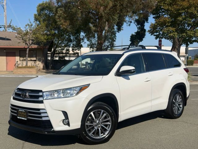 2018 Toyota Highlander XLE AWD photo
