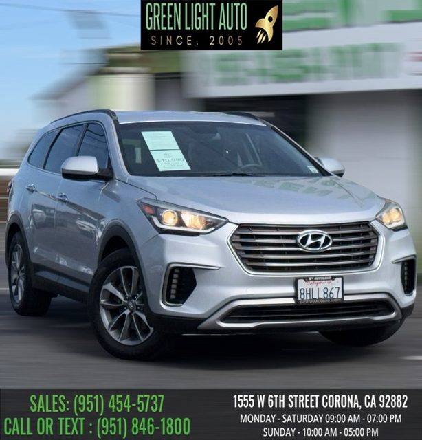 2017 Hyundai Santa Fe SE FWD photo