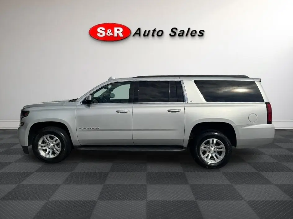 2018 Chevrolet Suburban LT 4WD photo