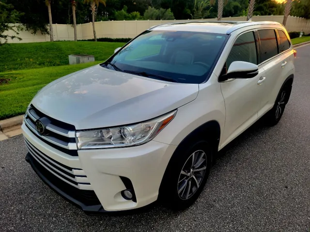 2019 Toyota Highlander XLE AWD photo