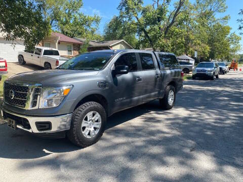 2017 Nissan Titan SV 4WD photo