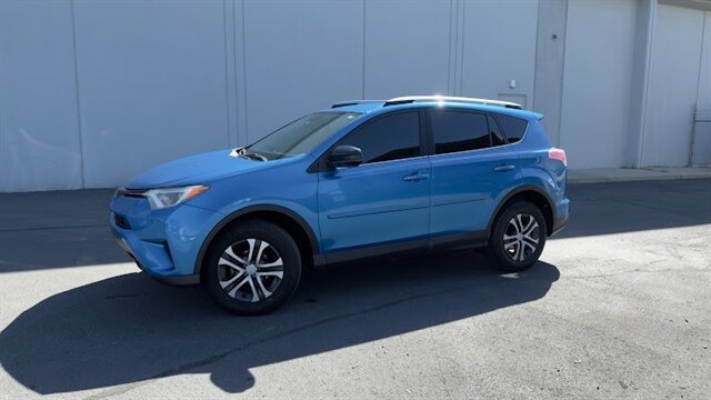 2018 Toyota RAV4 LE AWD photo