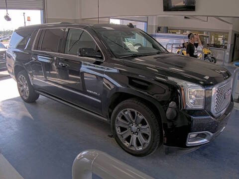 2016 GMC Yukon XL Denali RWD photo