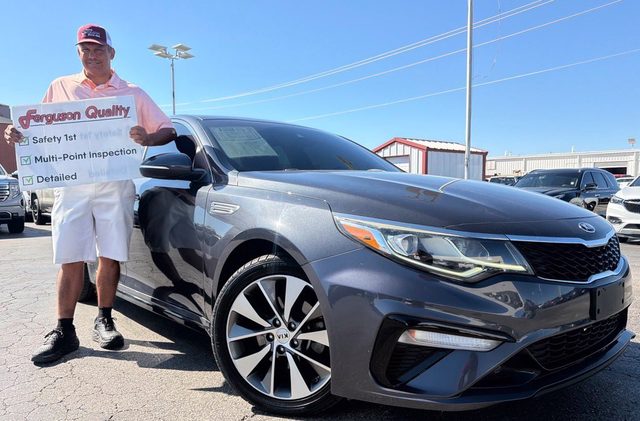 2019 Kia Optima S FWD photo