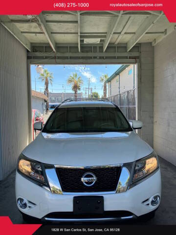 2015 Nissan Pathfinder Platinum 4WD photo