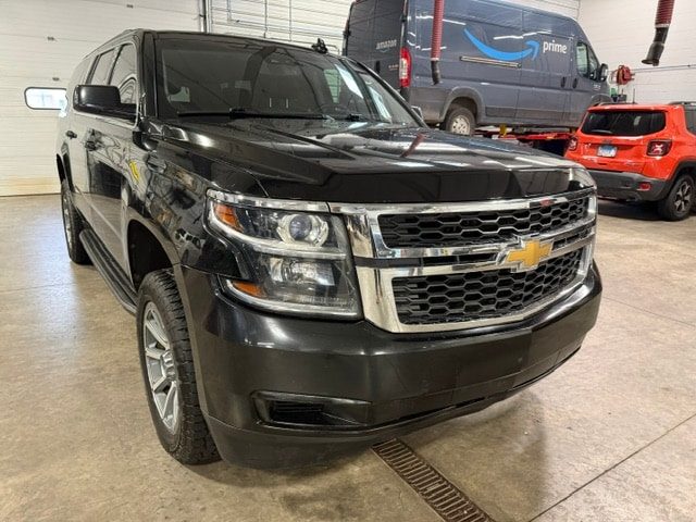 2017 Chevrolet Suburban LT 4WD photo
