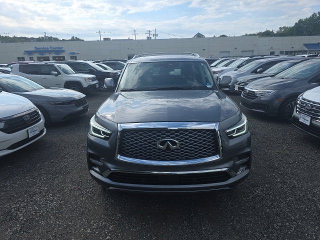 2019 Infiniti QX80 LUXE 4WD photo