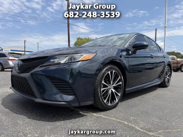 2019 Toyota Camry SE FWD photo