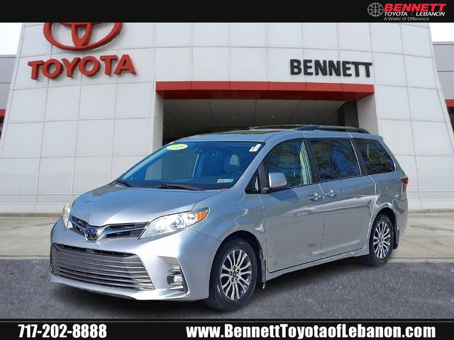 2019 Toyota Sienna XLE FWD photo