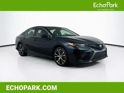2019 Toyota Camry SE FWD photo