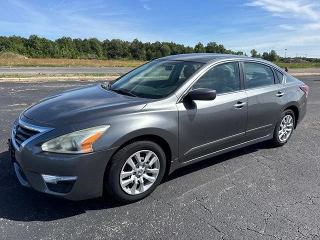 2015 Nissan Altima 2.5 S FWD photo