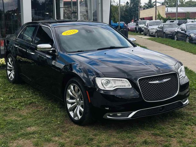 2018 Chrysler 300 Limited RWD photo