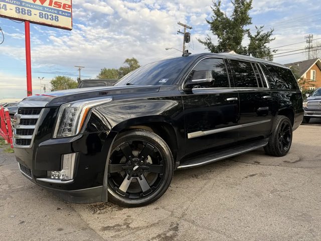 2019 Cadillac Escalade ESV Luxury 4WD photo