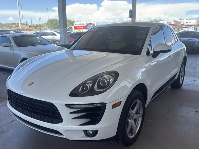 2018 Porsche Macan AWD photo