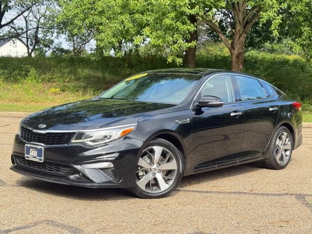 2019 Kia Optima S FWD photo