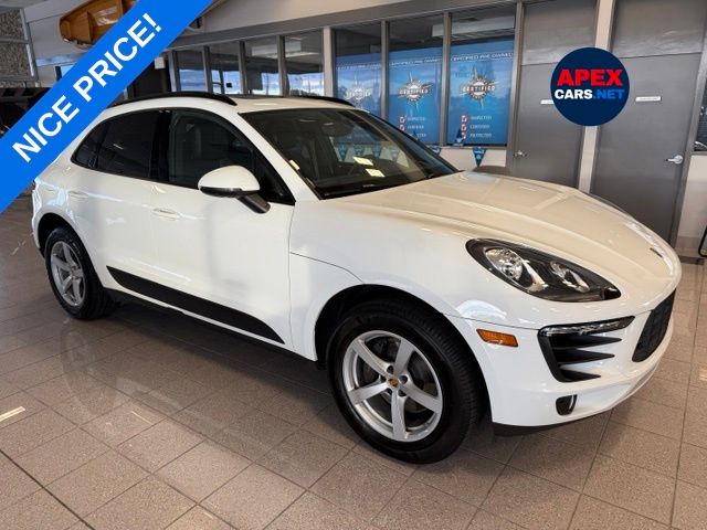 2018 Porsche Macan AWD photo