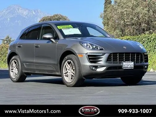 2018 Porsche Macan AWD photo