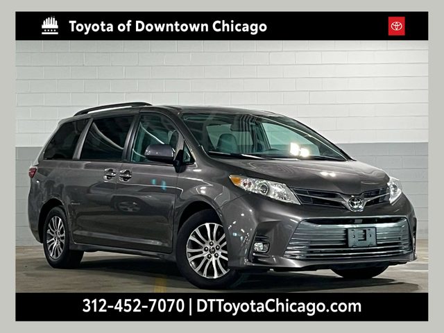 2019 Toyota Sienna XLE FWD photo