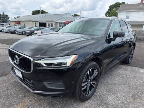 2019 Volvo XC60 Momentum AWD photo