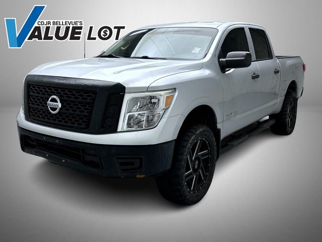2017 Nissan Titan S 4WD photo