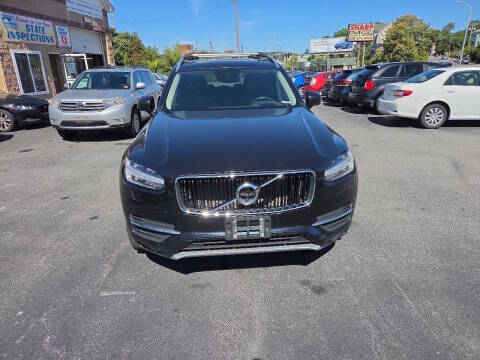 2019 Volvo XC90 Momentum AWD photo