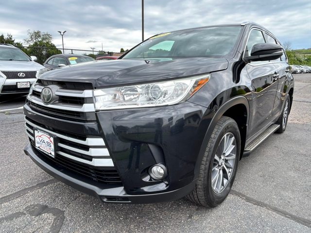 2019 Toyota Highlander XLE AWD photo