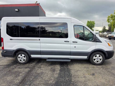 2018 Ford Transit Passenger Wagon XLT RWD photo
