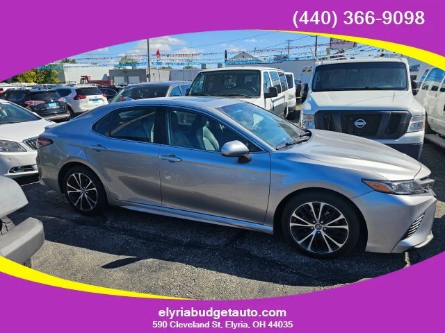 2019 Toyota Camry SE FWD photo