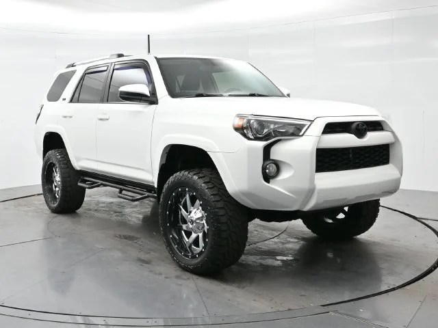 2019 Toyota 4Runner SR5 4WD photo
