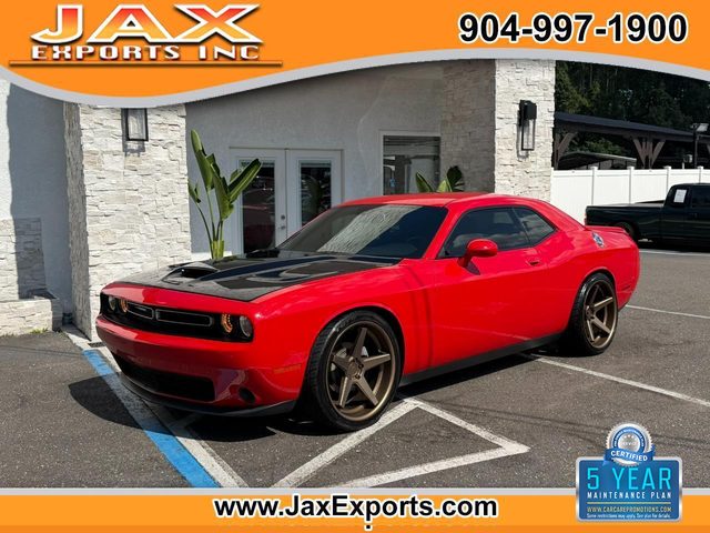 2018 Dodge Challenger SXT RWD photo