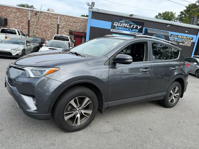 2018 Toyota RAV4 XLE AWD photo