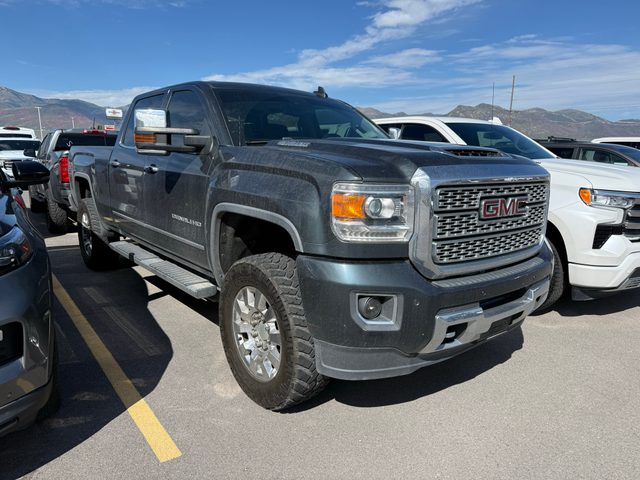 2019 GMC Sierra 2500HD Denali 4WD photo