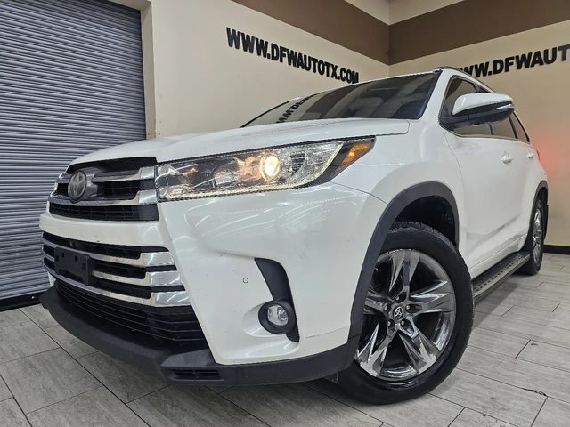 2019 Toyota Highlander Limited Platinum FWD photo