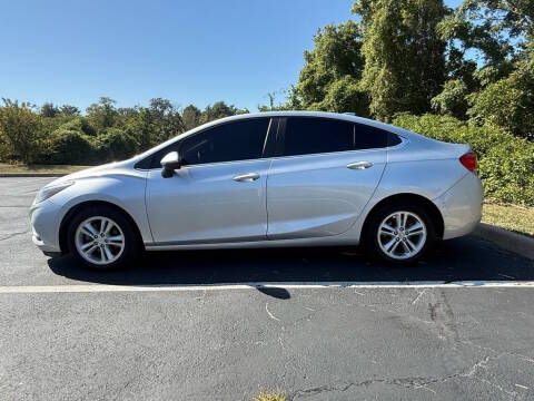 2017 Chevrolet Cruze LT FWD photo