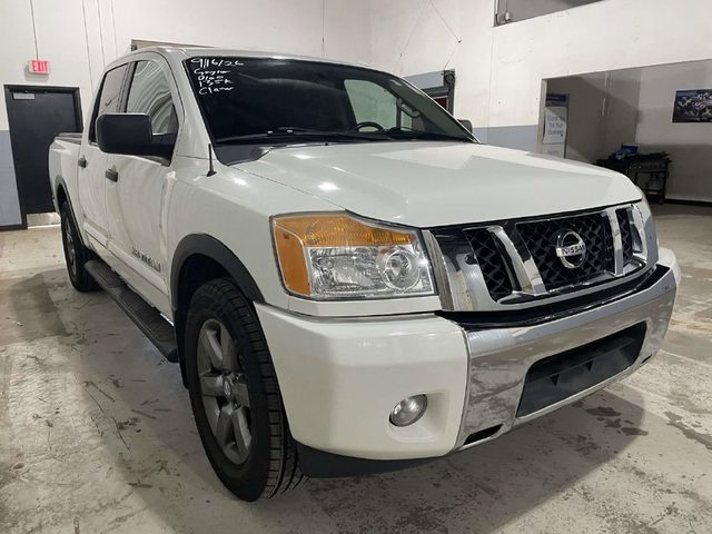 2015 Nissan Titan SV RWD photo