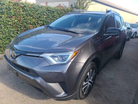 2018 Toyota RAV4 LE FWD photo